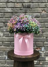 Цветочная композиция из Гипсофила и Розы в шляпной коробке в Захарьино