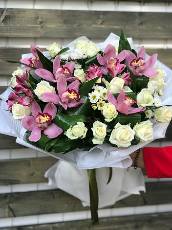 Букет цветов из: Розы и Хризантемы в Захарьино