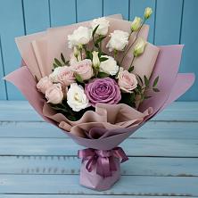 Букет цветов из:  Розы и Лизиантусы в Захарьино