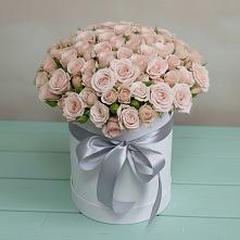 Цветочная композиция из Розы в шляпной коробке в Захарьино