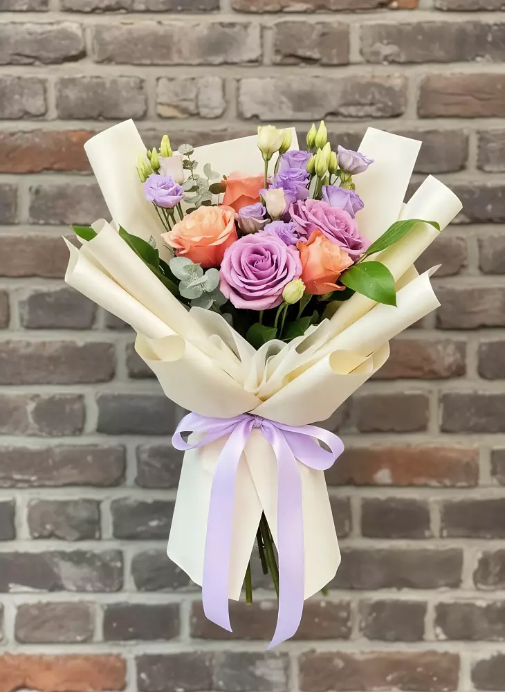 Букет цветов из: Лизиантусы и Розы в Захарьино