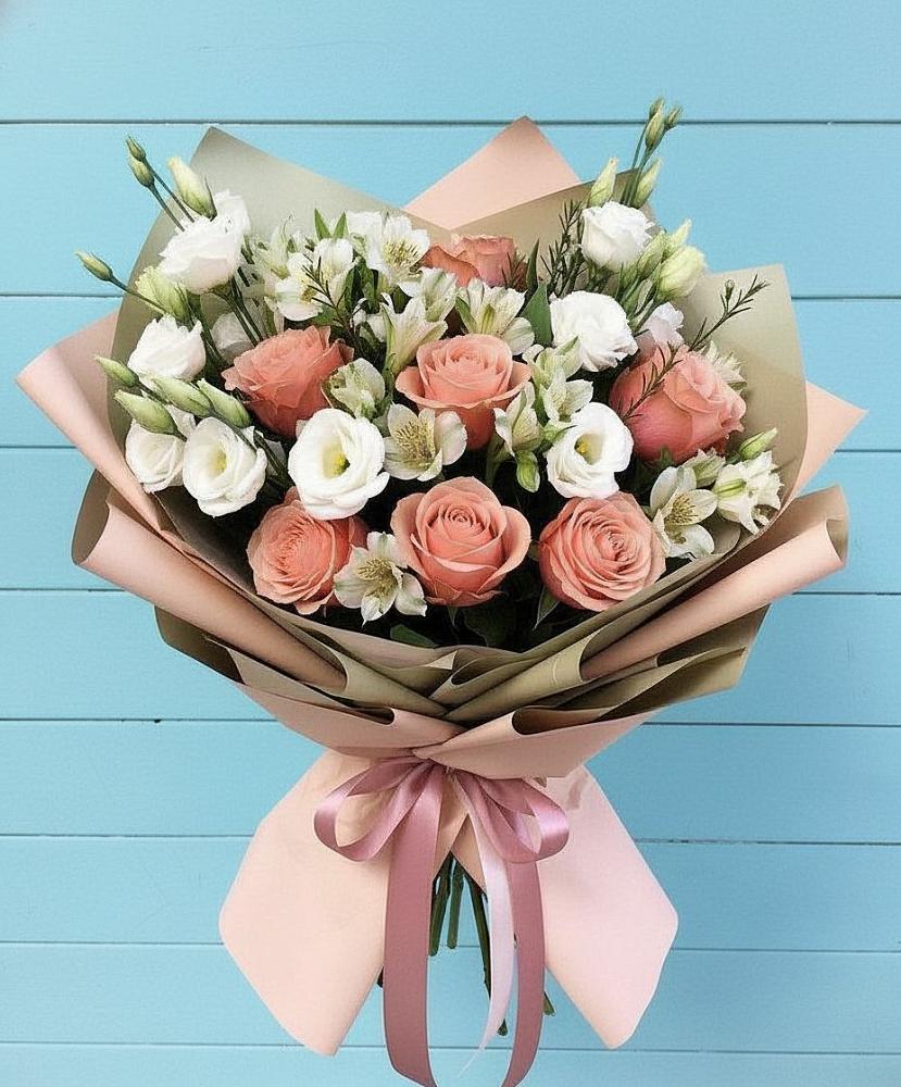 Букет цветов из: Розы, Альстромерии и Лизиантусы в Захарьино