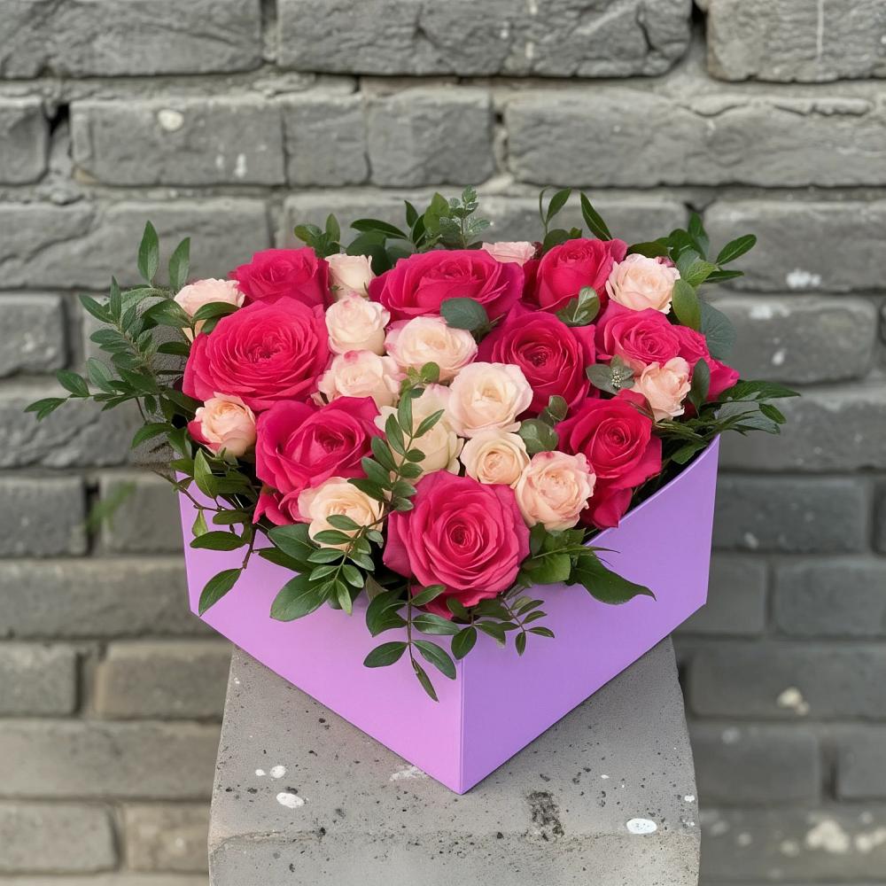 Цветочная композиция из Розы в коробке в Захарьино