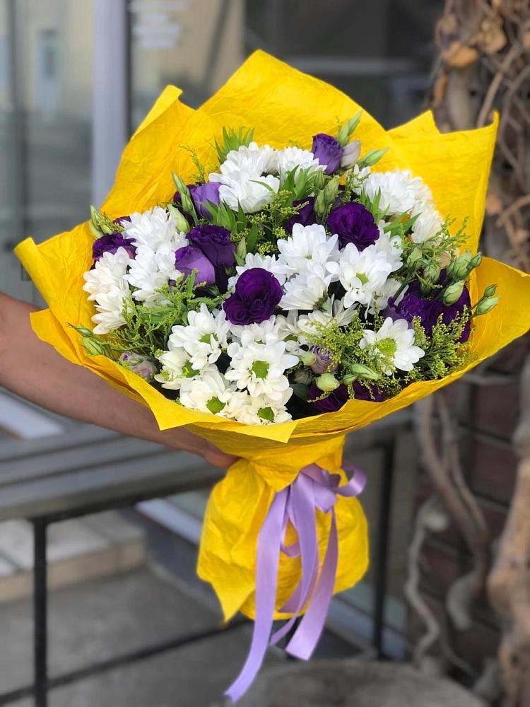 Букет цветов из: Ирисы, Хризантемы и Ромашки в Захарьино