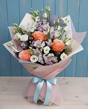 Букет цветов из:  Лизиантусы, Розы, Альстромерии и Гипсофила в Захарьино