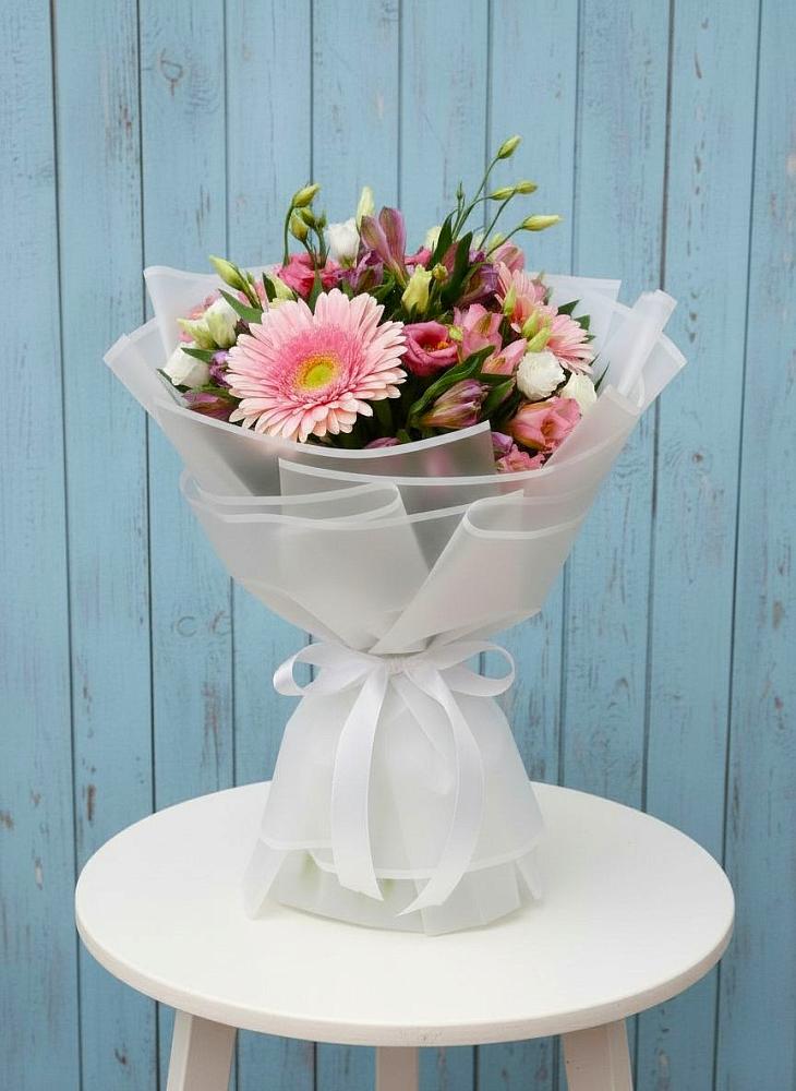 Букет цветов из: Герберы, Альстромерии и Лизиантусы в Захарьино