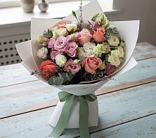 Букет цветов из:  Розы, Лизиантусы и Гвоздики в Захарьино