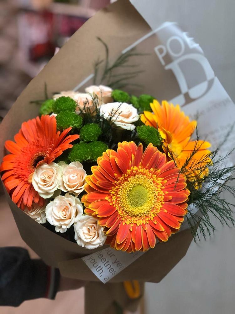 Букет цветов из: Герберы, Хризантемы и Розы в Захарьино