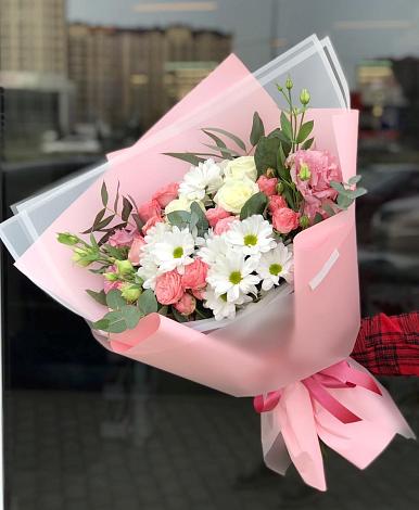 Букет цветов из: Розы, Лизиантусы и Хризантемы в Захарьино