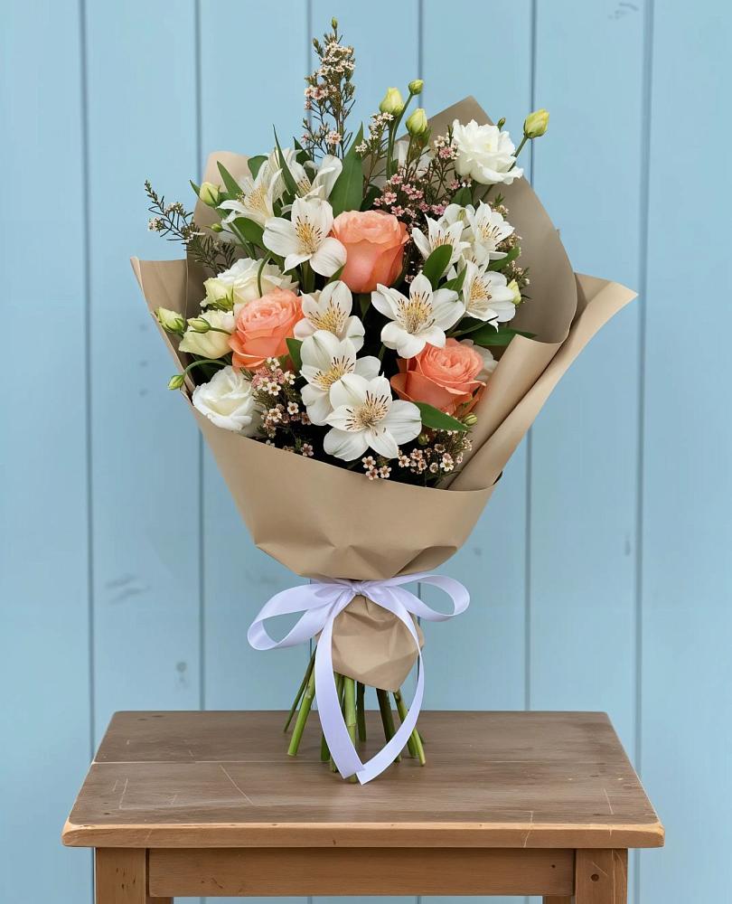 Букет цветов из: Альстромерии, Лизиантусы, Розы и Хризантемы в Захарьино