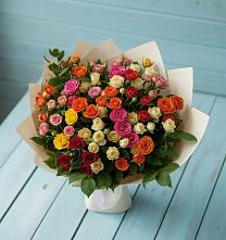 Букет Микс из разноцветных кустовых роз в Захарьино